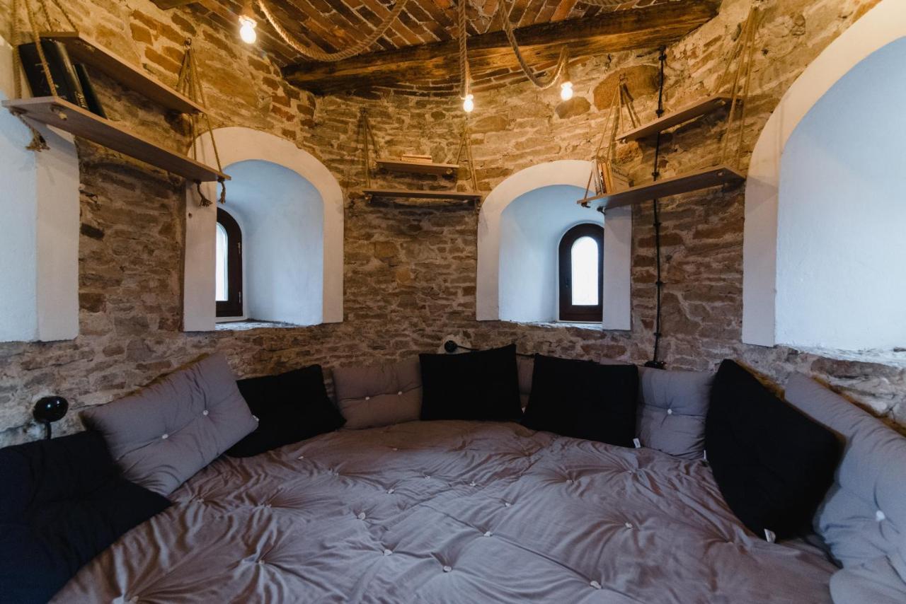 Hotel Podklasztorze Сулеюв Экстерьер фото