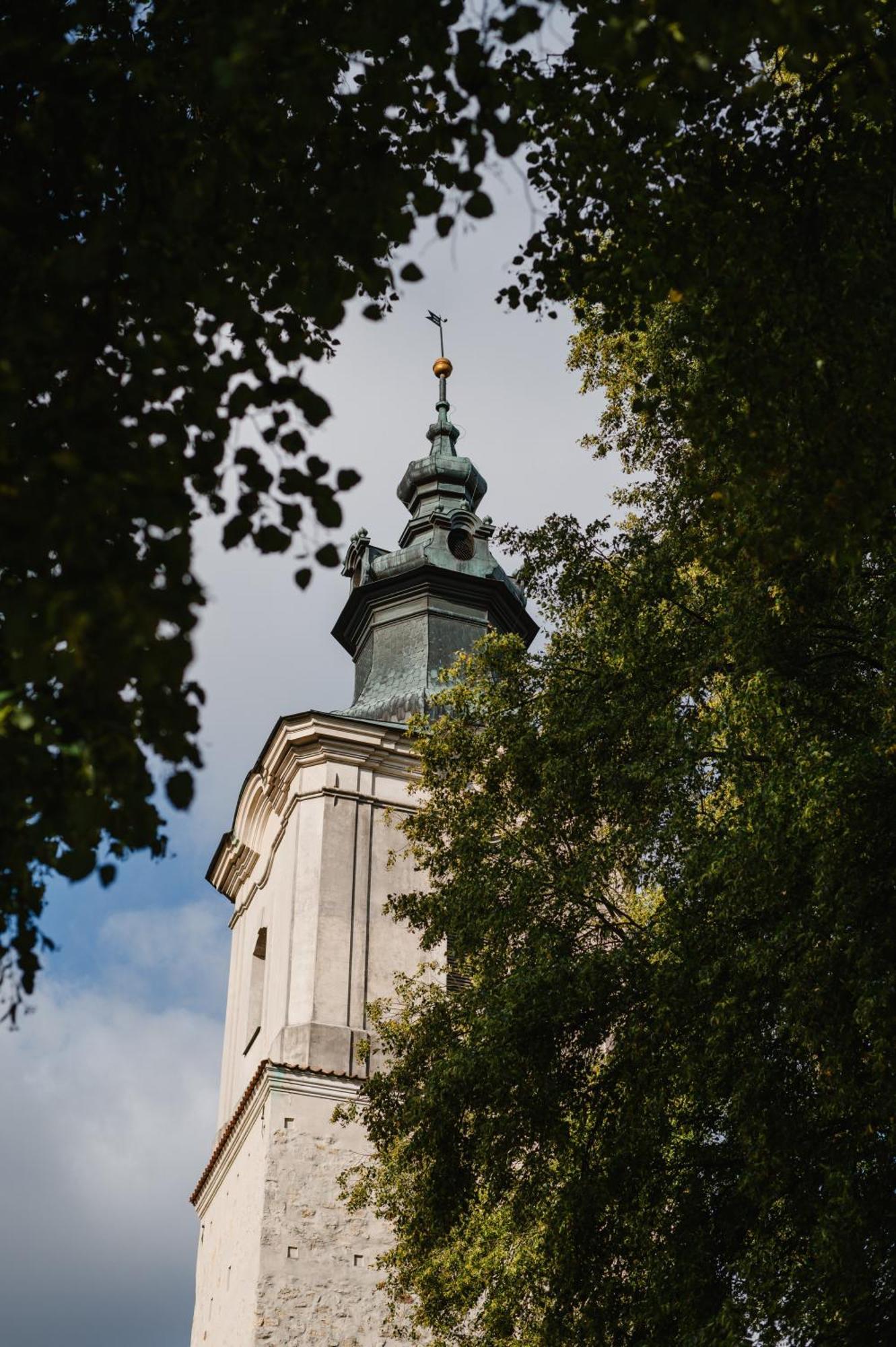 Hotel Podklasztorze Сулеюв Экстерьер фото