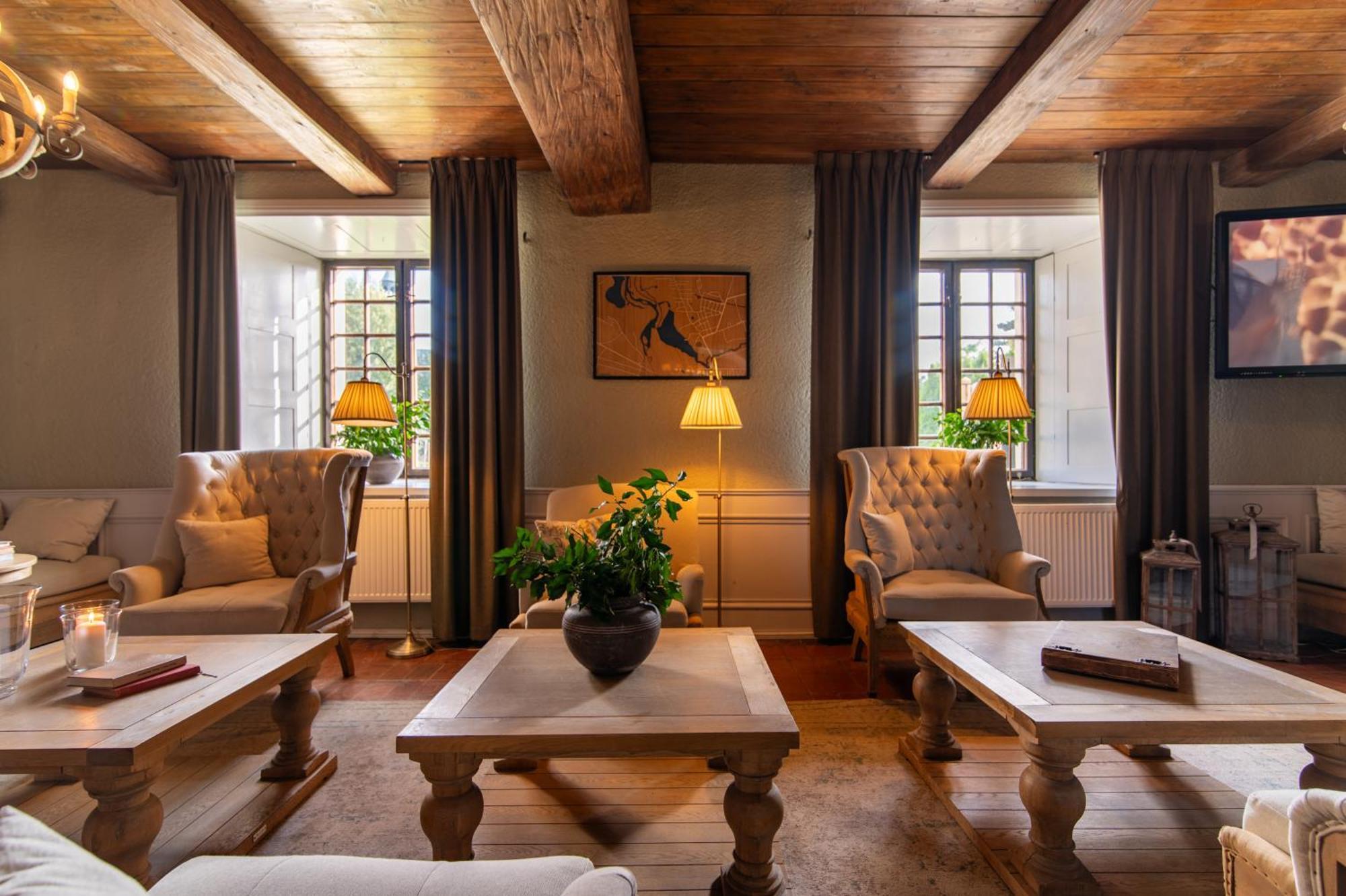 Hotel Podklasztorze Сулеюв Экстерьер фото